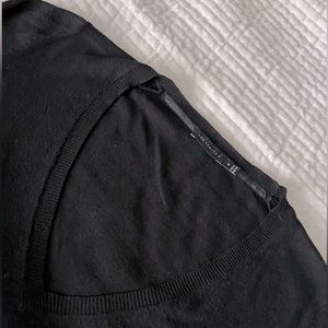 The Limited Black Long Sleeve V Neck Sweater-Medium